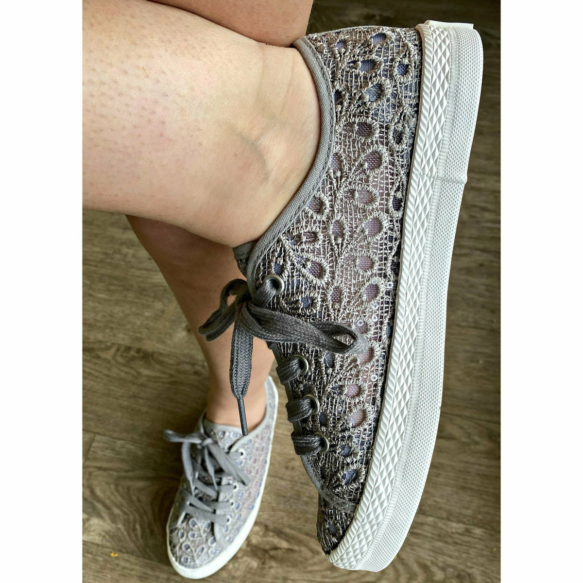 Flirty Floral Sneaker Grey